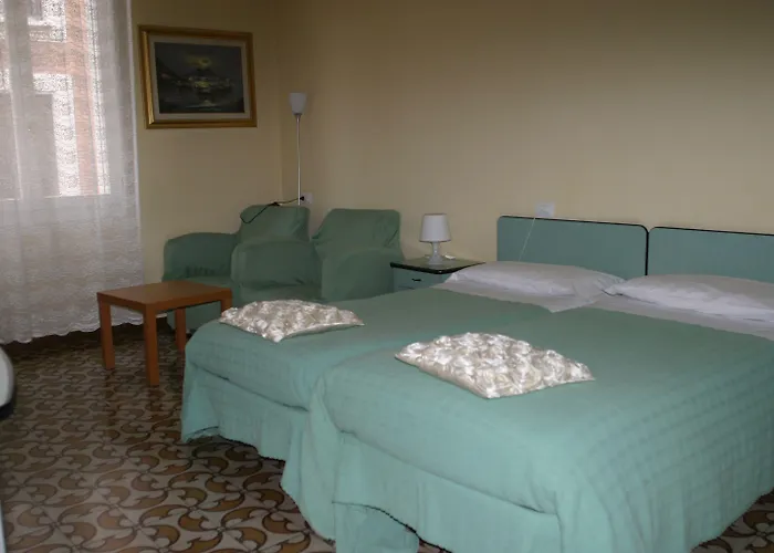 亚里托里酒店 3*